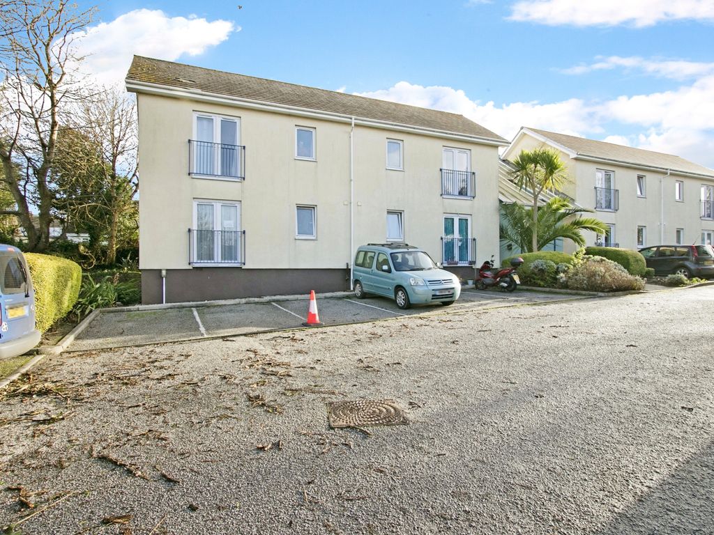 1 bed flat for sale in Newton Court, Treleigh Avenue, Redruth, Cornwall
