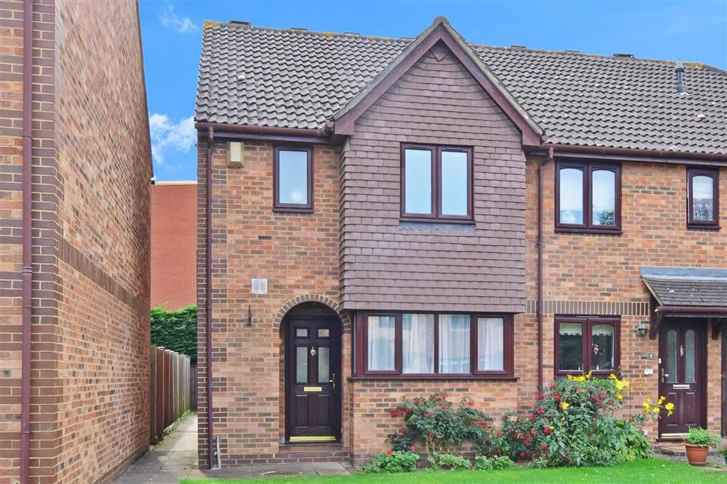 3 bed end terrace house for sale in Sheridan Way, Beckenham, Kent BR3