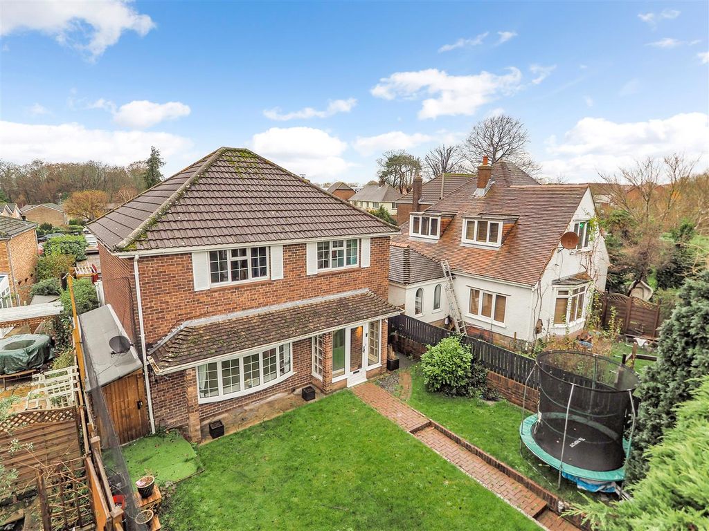 3 bed detached house for sale in London Road, Purbrook, Waterlooville