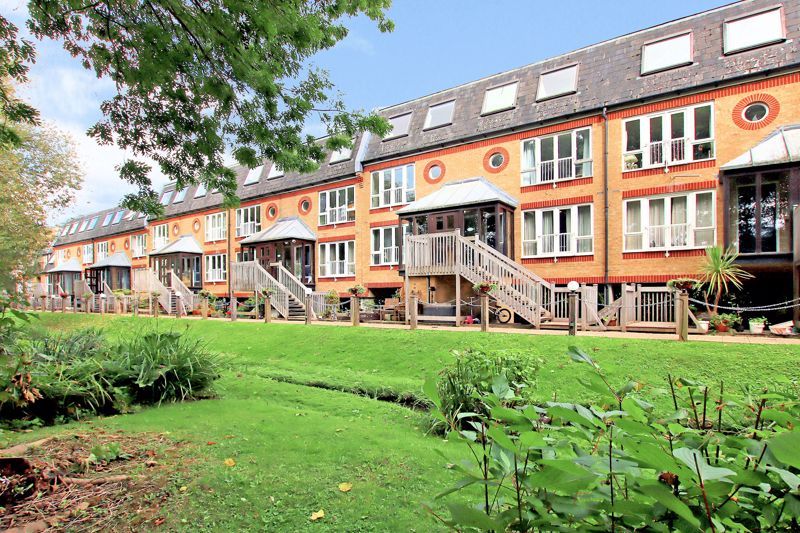 3 bed flat for sale in The Alders, West Wickham BR4 Zoopla
