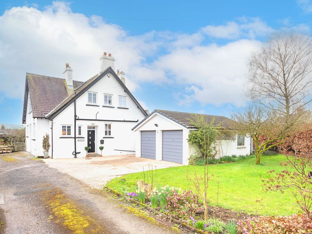 5 bed detached house for sale in Hollins Lane, Kendal LA9, £650,000