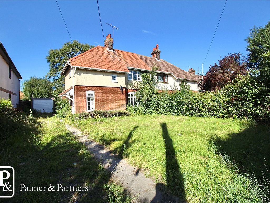 3 bed semidetached house for sale in Main Road, Chelmondiston, Ipswich