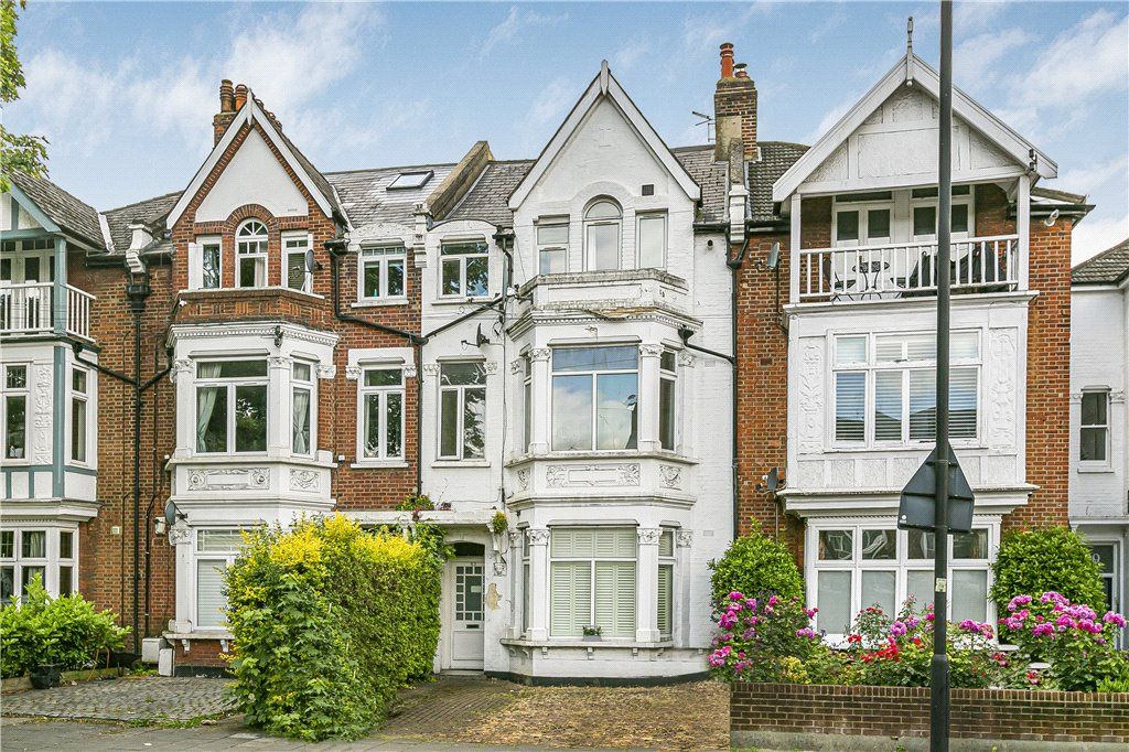 3 bed flat for sale in Thornton Avenue, London SW2, £425,000 Zoopla