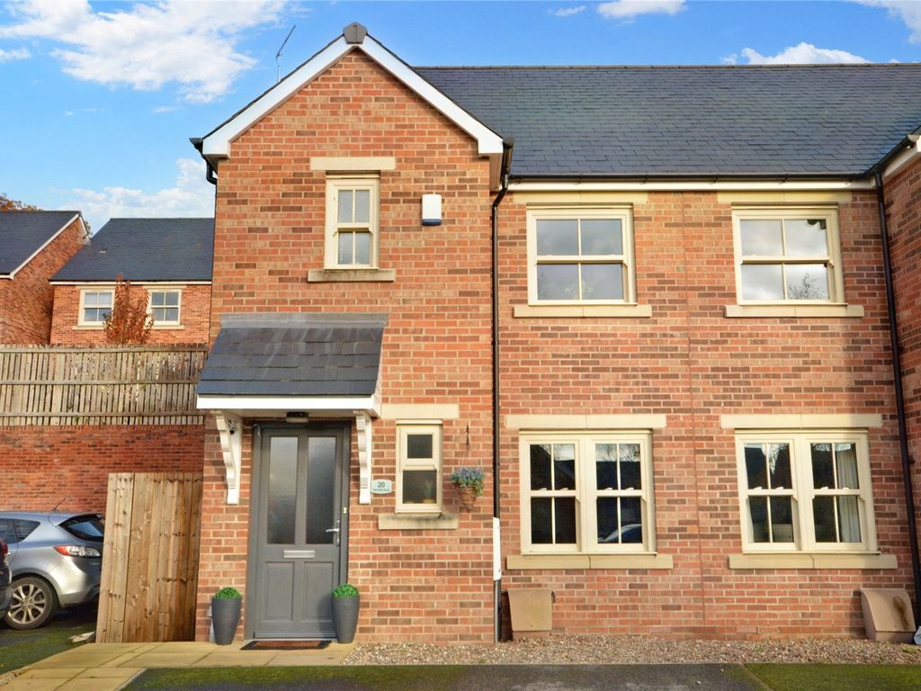 3 bed terraced house for sale in Oak Park Drive, Cookridge, Leeds LS16