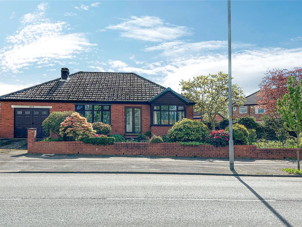 3 bed detached bungalow for sale in Lord Lane, Failsworth, Manchester