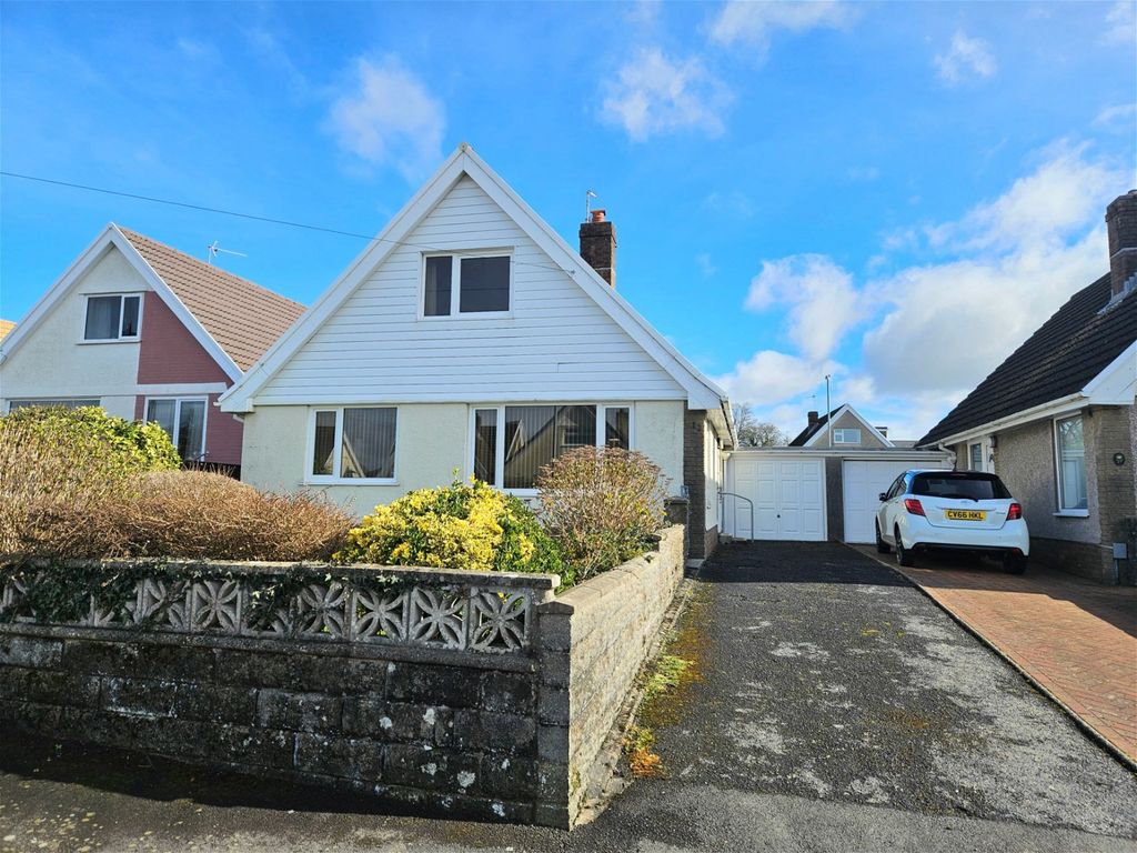 4 bed bungalow for sale in Highpool Close, Newton, Swansea SA3 Zoopla
