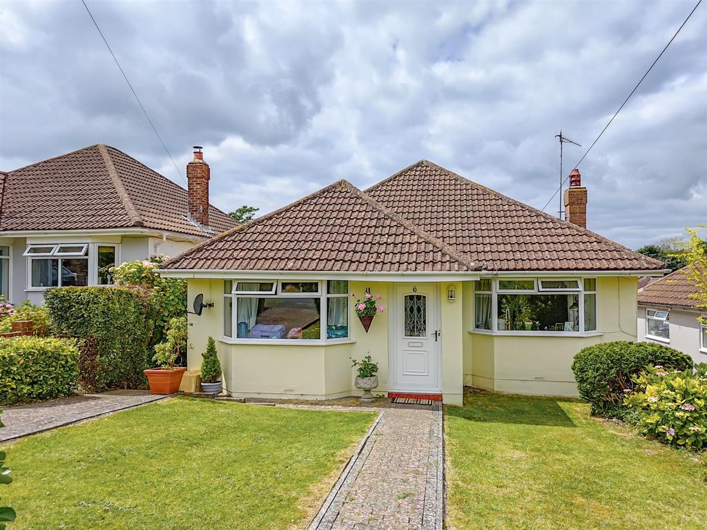3 bed detached bungalow for sale in Hillside Avenue, Seaford BN25, £