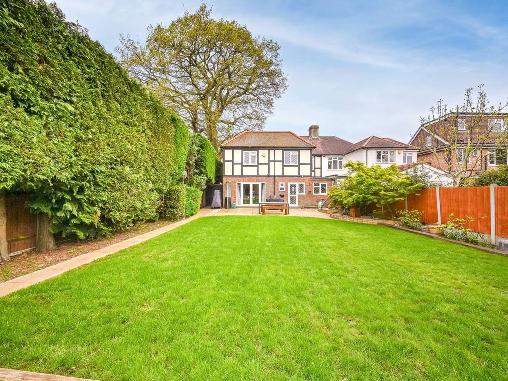 4 bed property for sale in Hanworth Road, Hampton TW12 Zoopla
