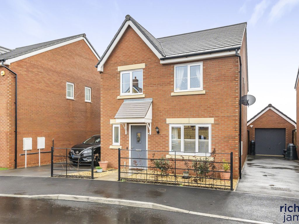 4 bed detached house for sale in Magdalene Close, South Marston SN3