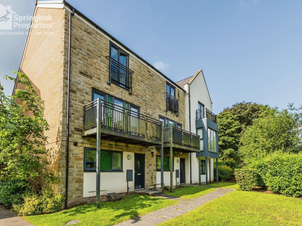 3 bed town house for sale in Yeadon Close, Accrington, Lancashire BB5