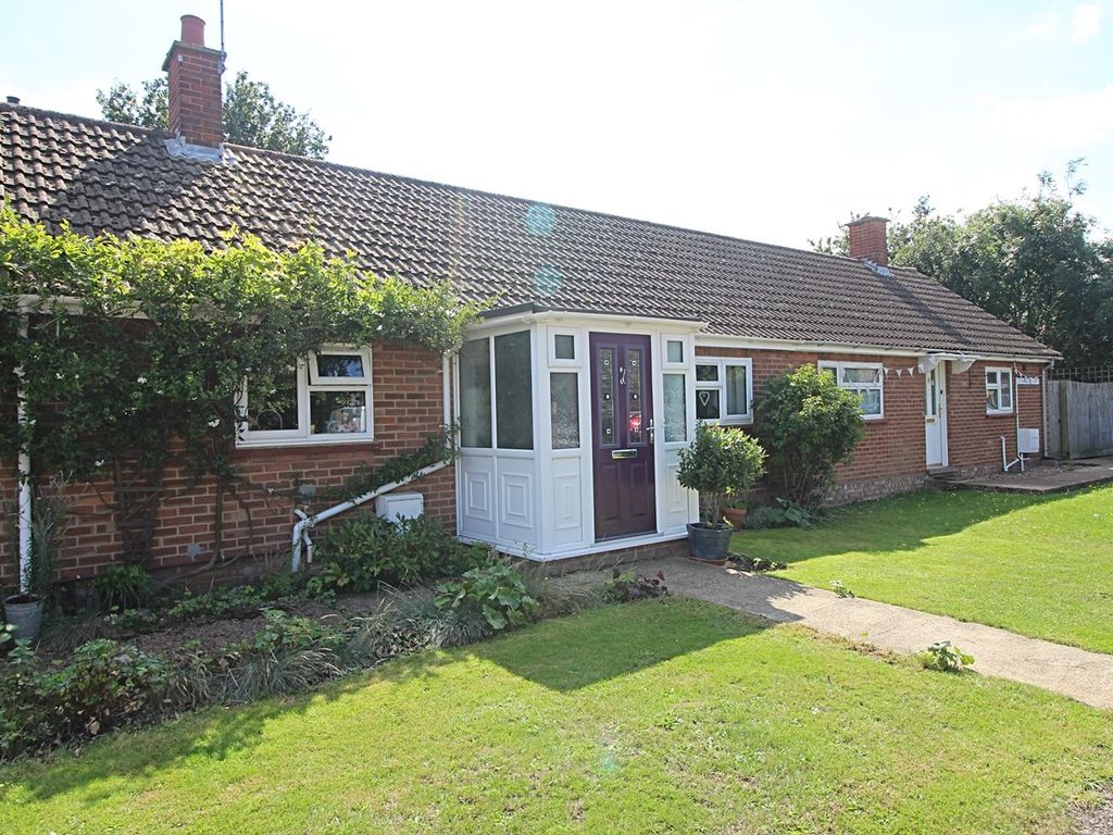 2 bed semidetached bungalow for sale in Cranfield Way, Buckden, Huntingdon PE19 Zoopla