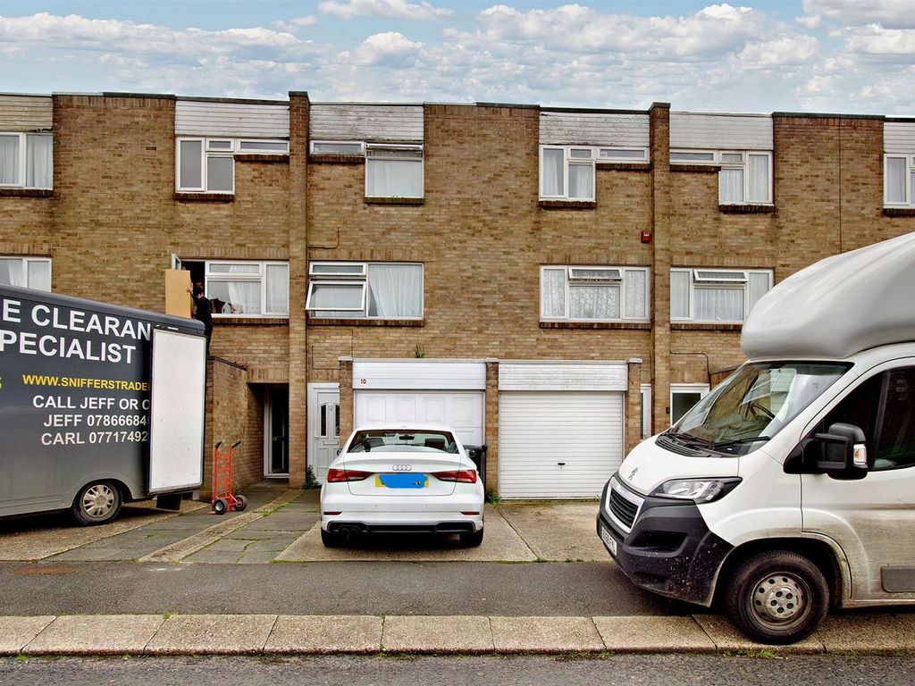 4 bed terraced house for sale in Larkfields, Northfleet, Gravesend DA11