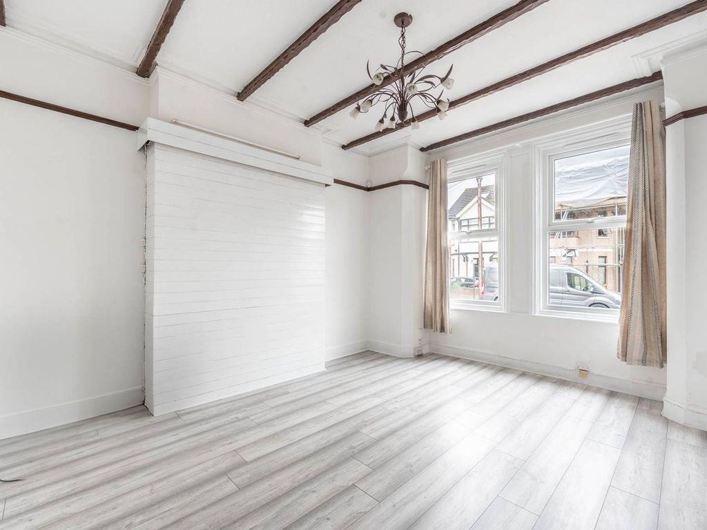 4 bed terraced house to rent in Spencer Road HA3, Wealdstone, Harrow