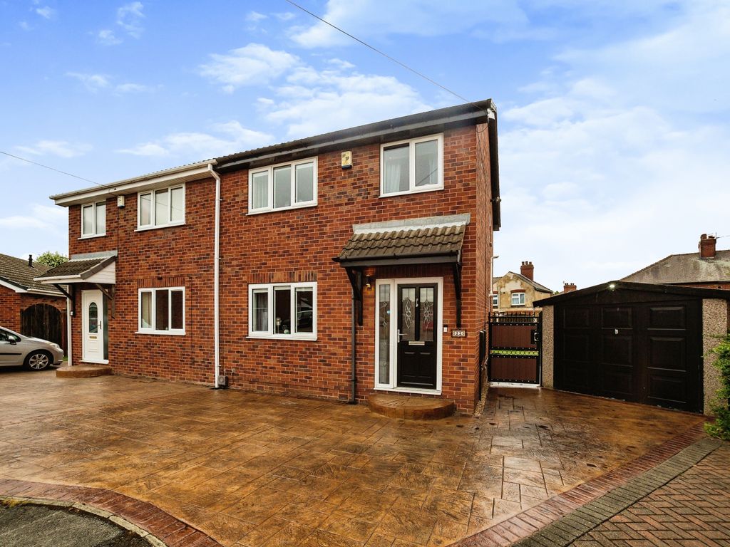 3 bed semidetached house for sale in West View, Cudworth, Barnsley