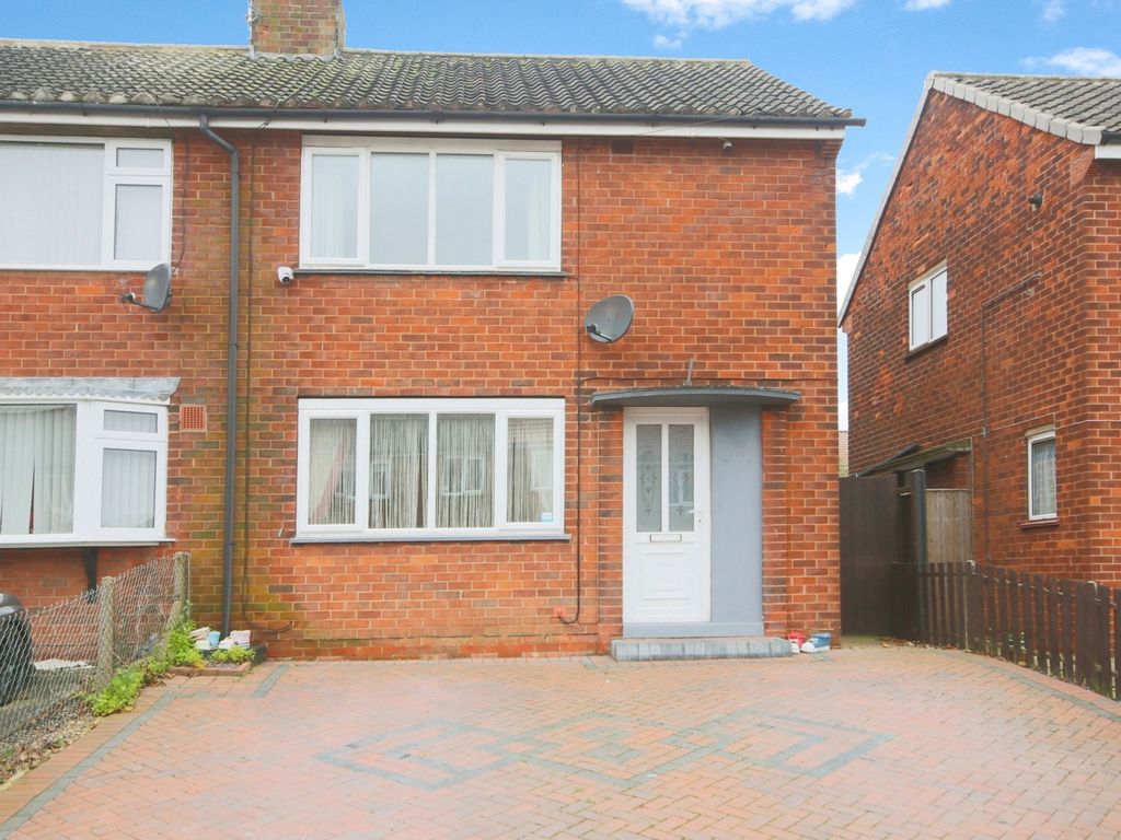 2 bed semidetached house for sale in Lunns Crescent, BartonUpon