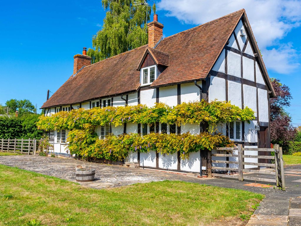 3 bed cottage for sale in Droitwich Road, Bradley Green, Redditch B96