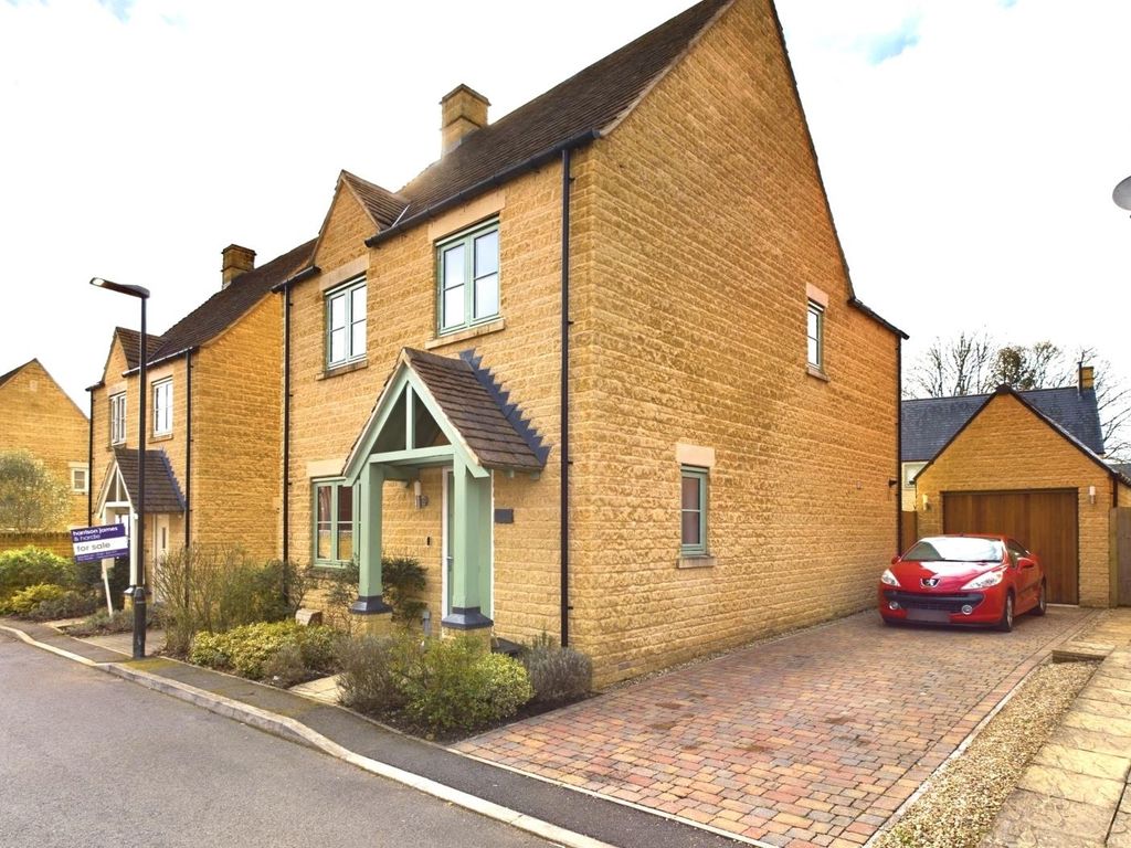 4 bed detached house for sale in Hart Close, Upper Rissington