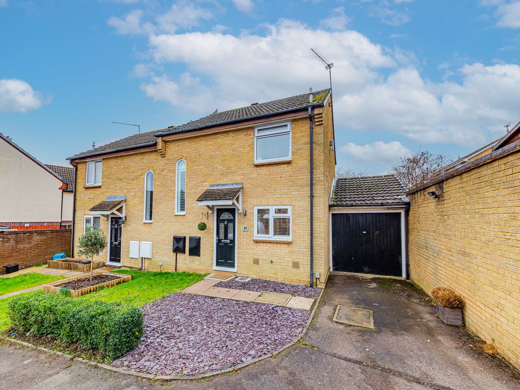 2 bed semidetached house to rent in Colmworth Close, Lower Earley