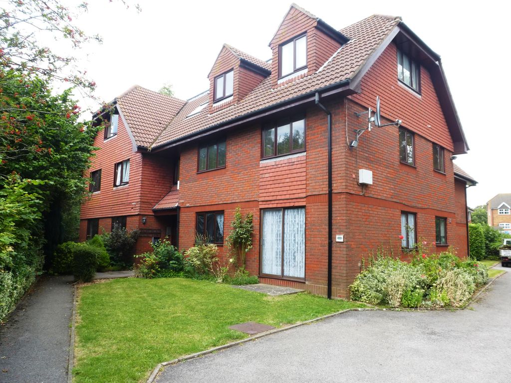 Studio to rent in Aldermoor Road, Southampton SO16, £650 pcm Zoopla