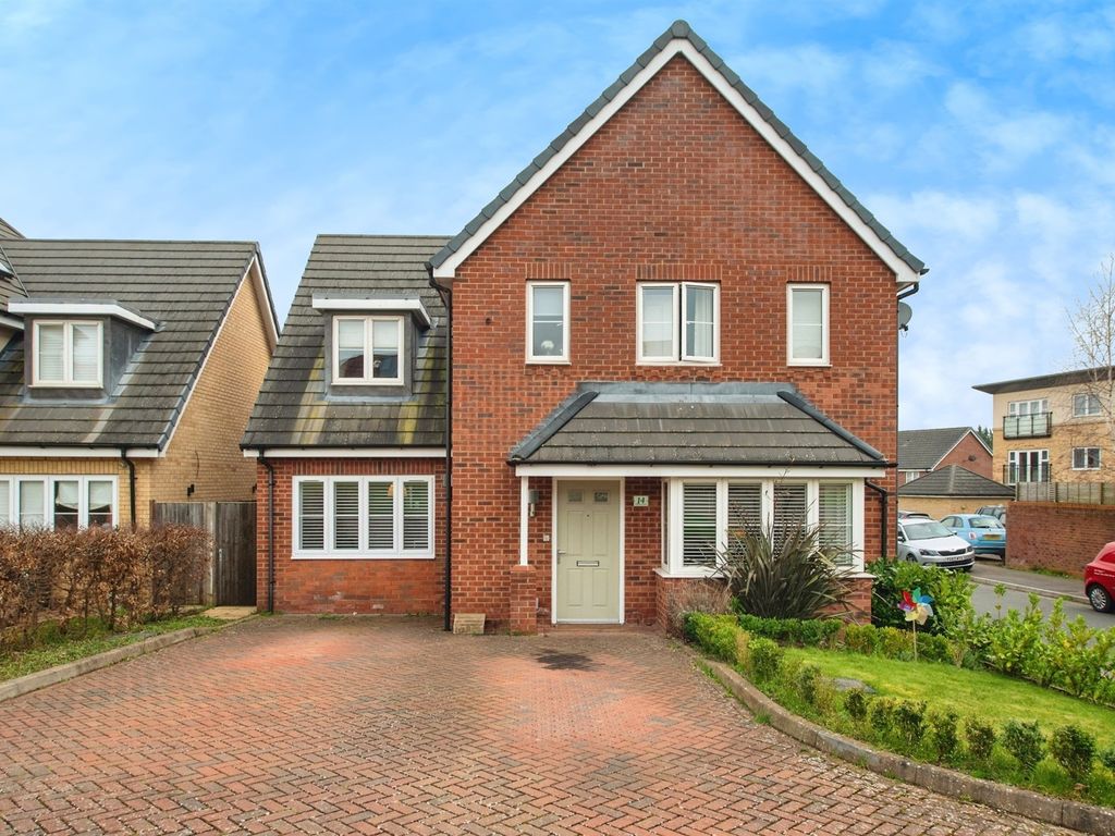 5 bed detached house for sale in Braham Crescent, Leavesden, Watford