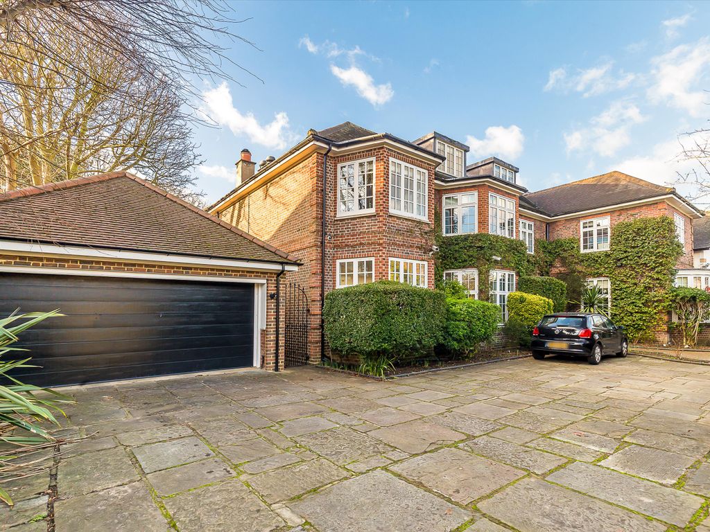 Longwood Drive, London SW15  