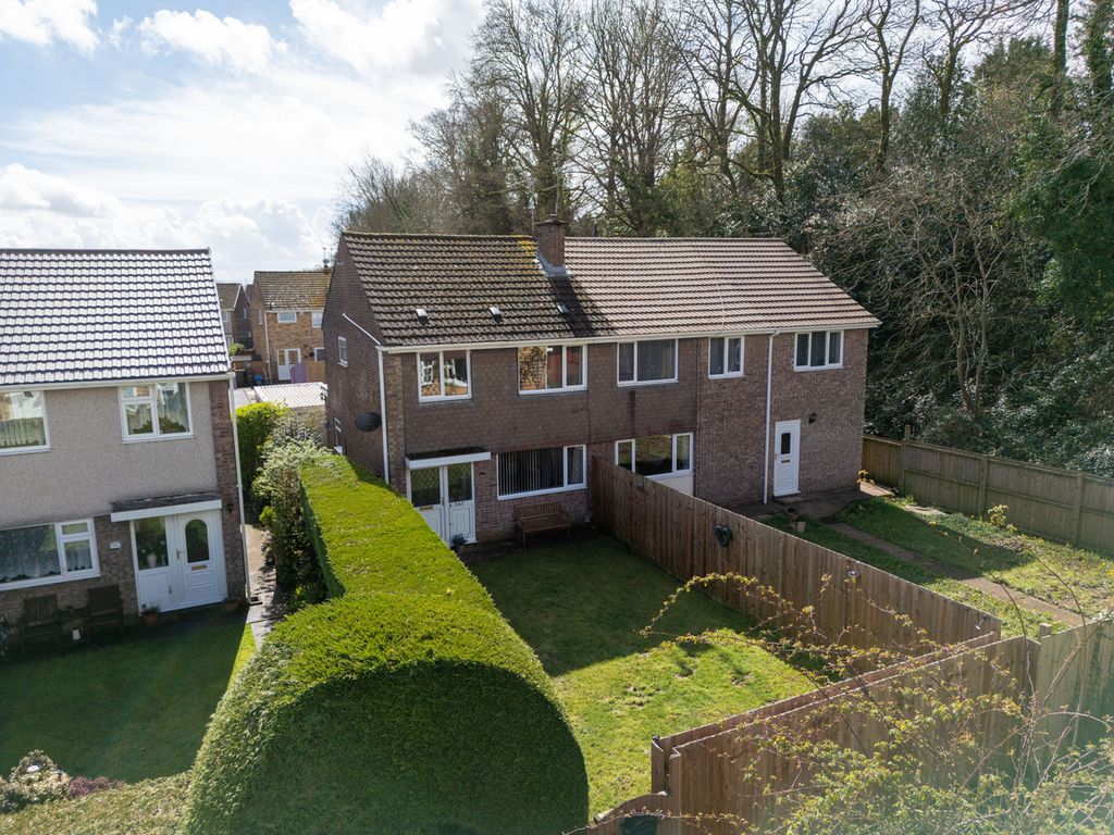 3 bed semidetached house for sale in Claremont, Newport NP20, £240,000