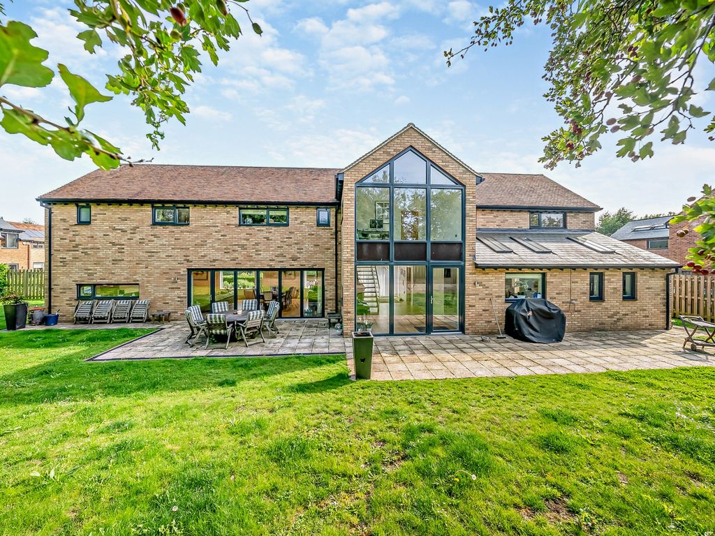 4 bed detached house for sale in Green Street, Chorleywood WD3, £