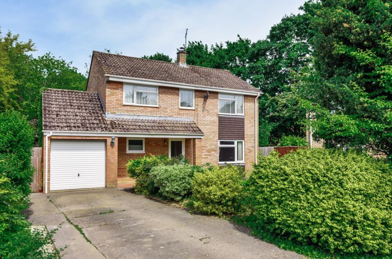 4 bed detached house for sale in Kings Avenue, Marcham, Abingdon OX13