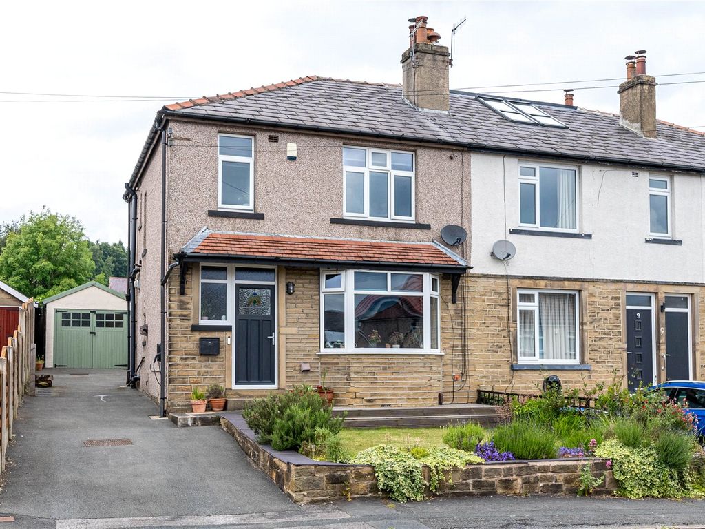 3 bed end terrace house for sale in Temple Rhydding Drive, Baildon