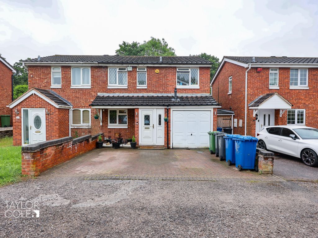 4 bed semidetached house for sale in Hanlith, Wilnecote, Tamworth B77