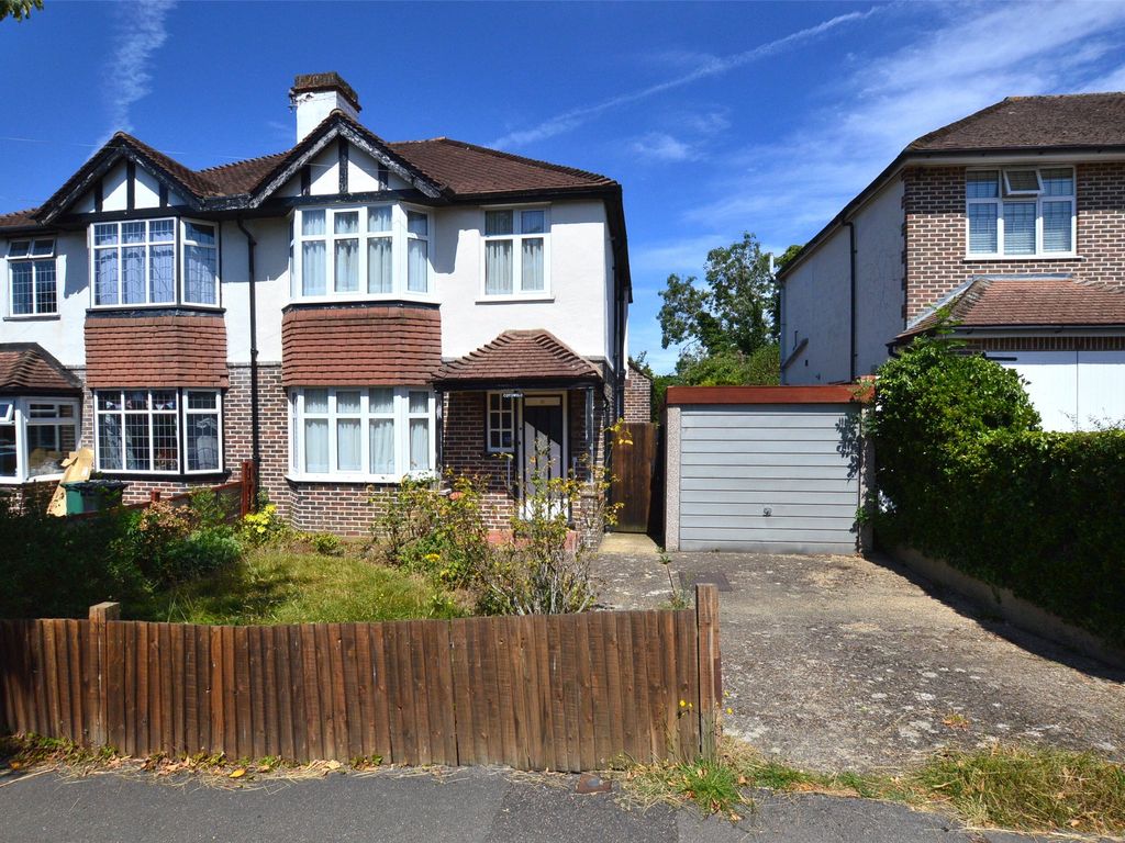 3 bed semidetached house for sale in Woodside Way, Salfords, Redhill