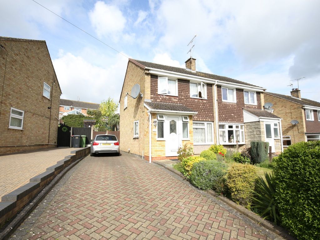 3 bed semidetached house for sale in Chetwynd Avenue, Polesworth