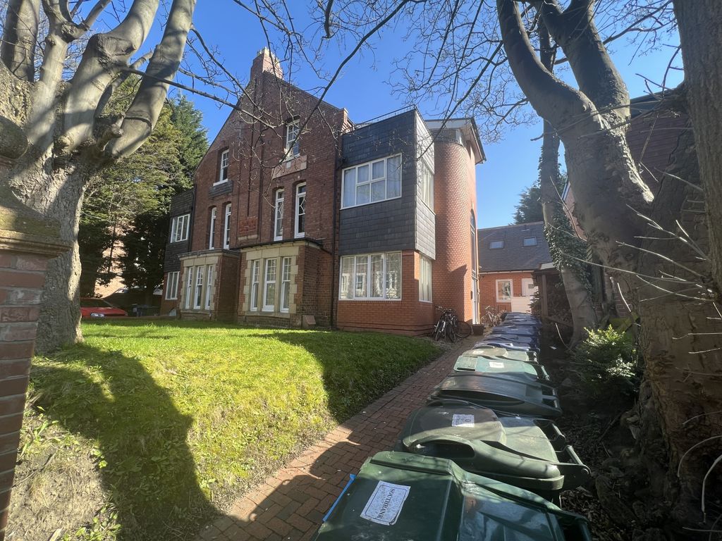 2 bed flat to rent in South Bank Otterburn Villas, Newcastle Upon Tyne