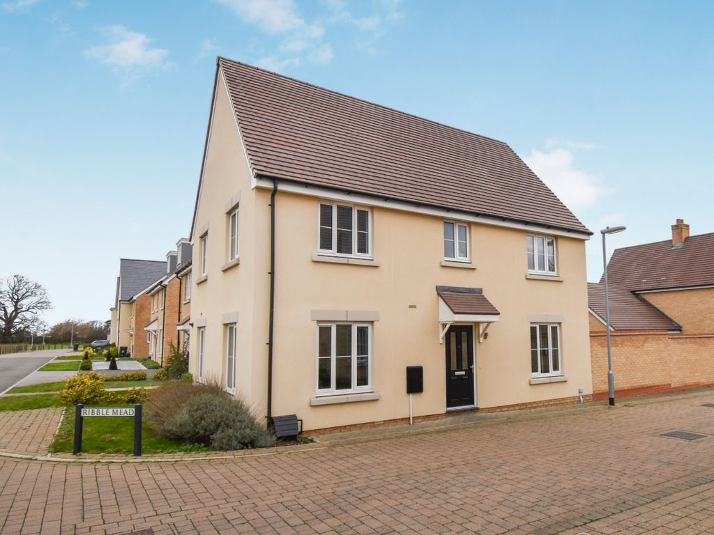 4 bed semidetached house for sale in Ribble Mead, Biggleswade SG18, £