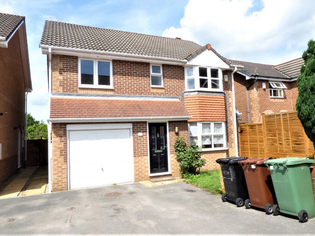 4 bed detached house to rent in Moorland View, Rodley LS13 - Zoopla