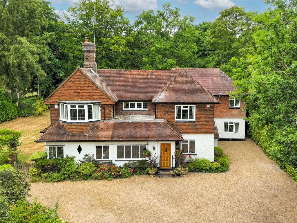 5 bed detached house for sale in Hempstead Road, Bovingdon, Hertfordshire HP3 Zoopla