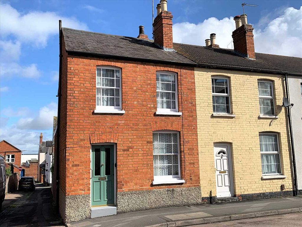 3 bed end terrace house for sale in Church Street, Wolverton, Milton