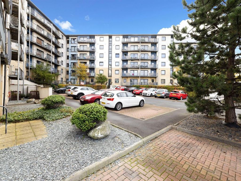 4 (Flat 2) Drybrough Crescent Peffermill Edinburgh EH16