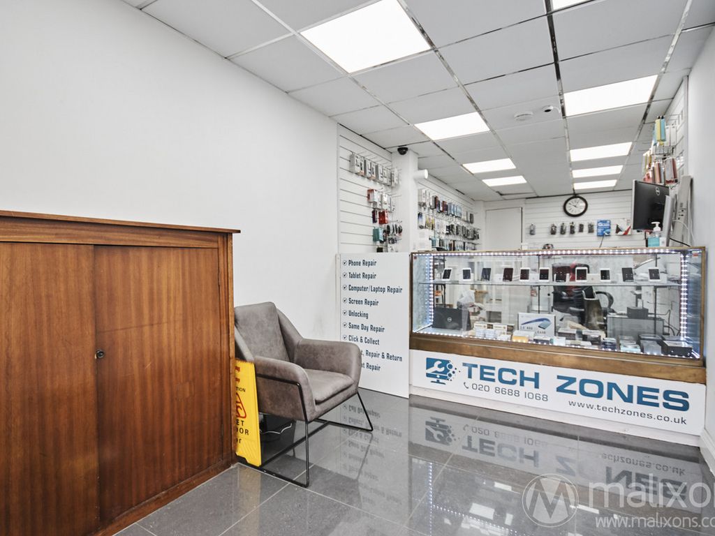 London Road, Surrey CR0  