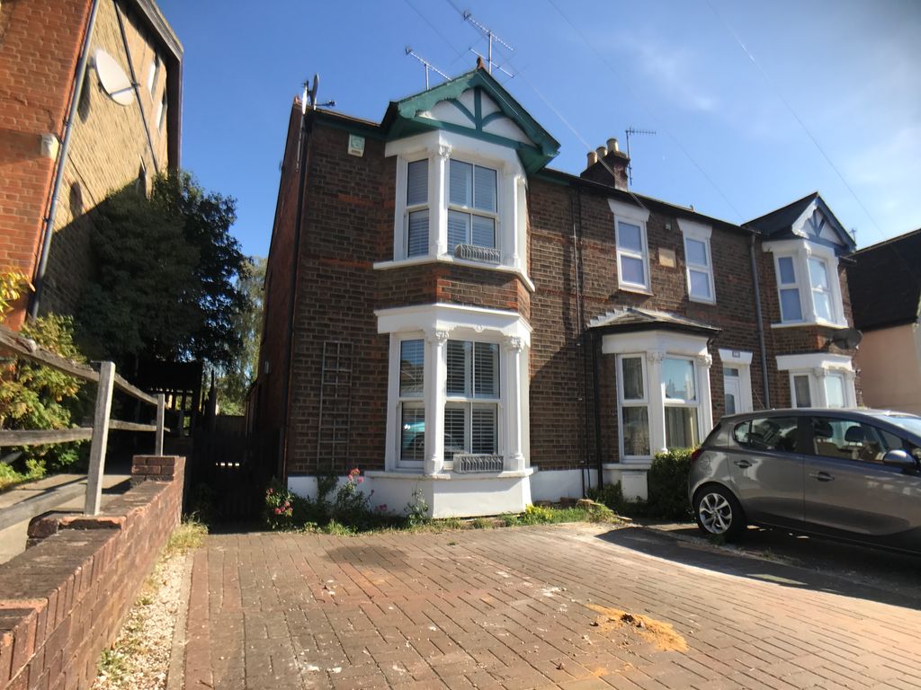 3 bed end terrace house to rent in Totteridge Avenue, High HP13