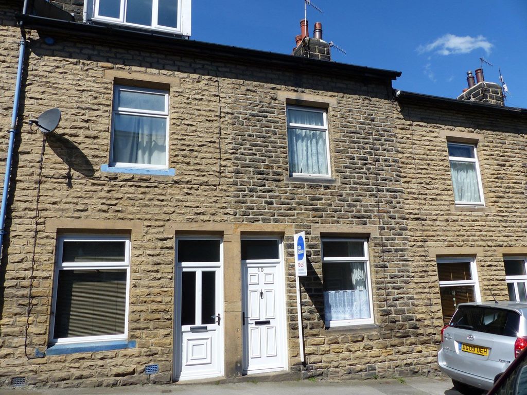 3 bed detached house to rent in Albion Street, Otley, West Yorkshire