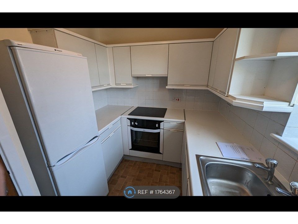 Studio to rent in Knowles Close, West Drayton UB7 Zoopla