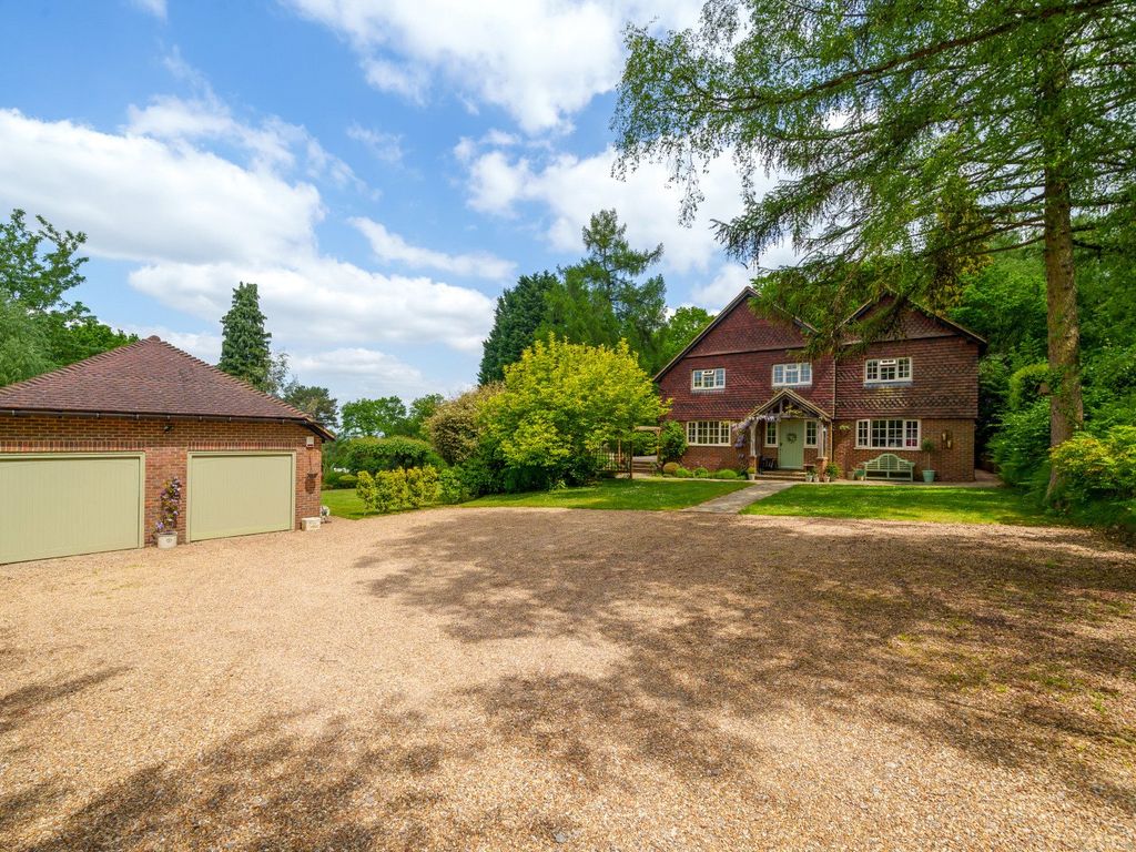 5 bed detached house for sale in Green Lane, Churt, Farnham GU10 Zoopla