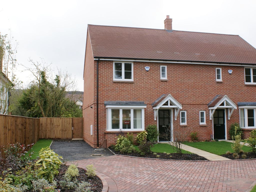 2 bed semidetached house to rent in Wheatfield, Lower Icknield Way
