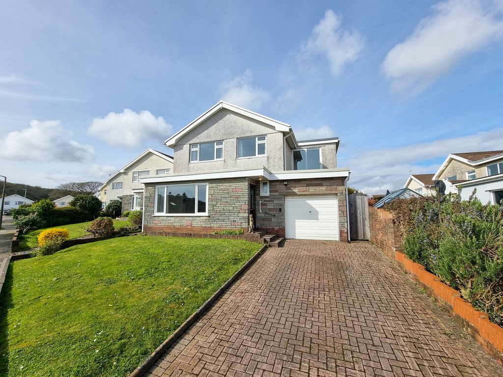 4 bed detached house for sale in Ocean View Close, Sketty, Swansea