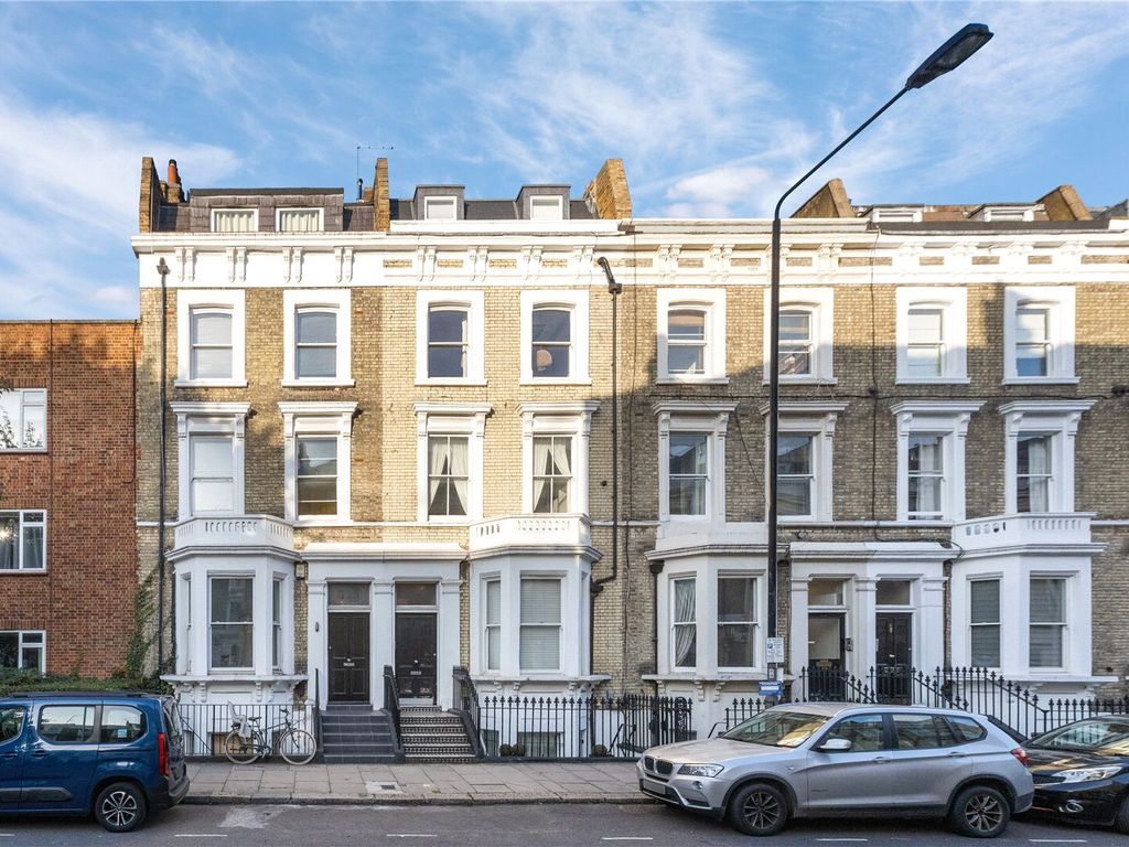 1 bed flat for sale in Finborough Road, Chelsea Village SW10, £500,000