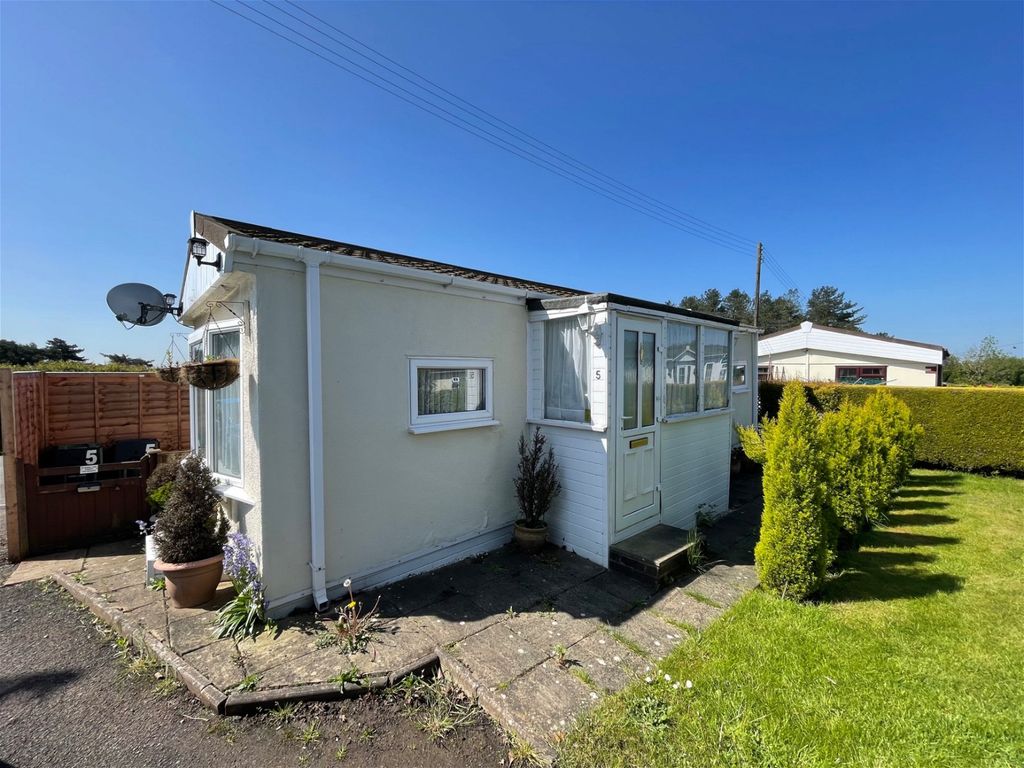 1 bed mobile/park home for sale in Winwood Heath Road, Romsley
