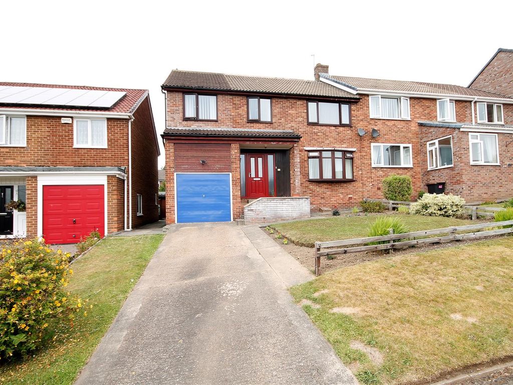 4 bed semidetached house for sale in Cragside, Witton Gilbert, Durham