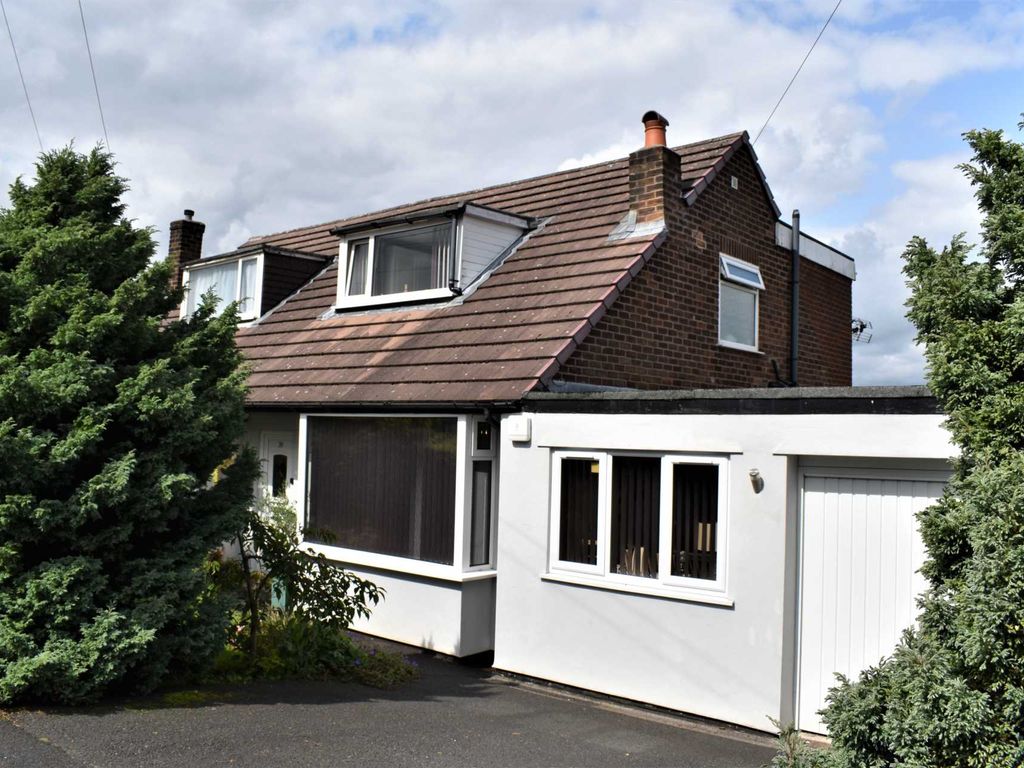 3 bed semidetached house for sale in Links Road, Bolton BL2, £275,000