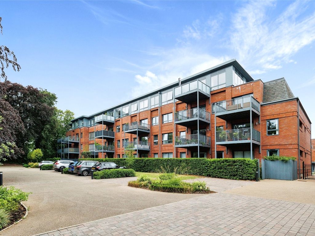 3 bed flat for sale in Bempton Drive, Didsbury, Manchester, Greater